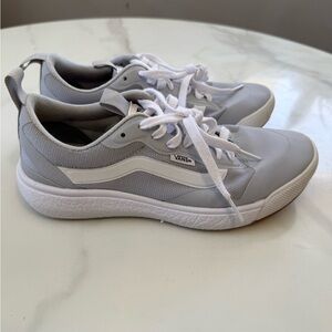 Vans women’s ultrarange exo Light Gray and White Casual Sneakers